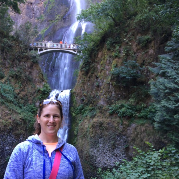 Meet your Posher, Stephanie - Picture 1 of 1